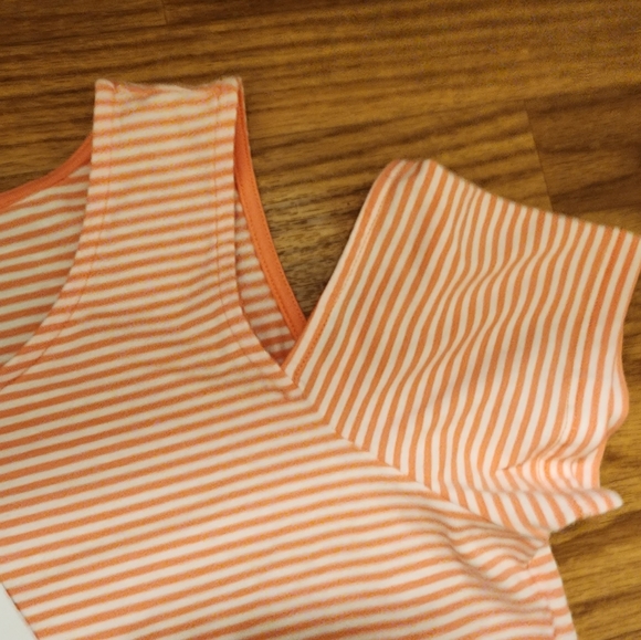 NWT Michael Kors Cold shoulder top - Picture 3 of 7